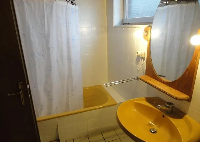 Sonnige Im Waldgebiet Apartamento *